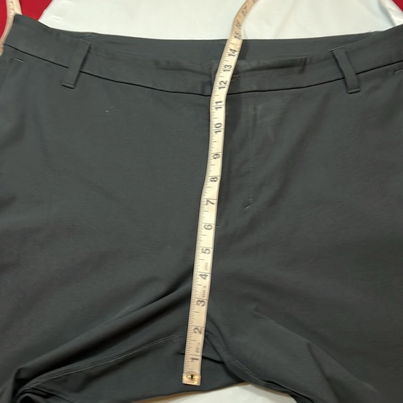 Lululemon GRAY Commission Pant 38 men SHORT INSEAM snap back pockets tapered leg - Picture 10 of 16